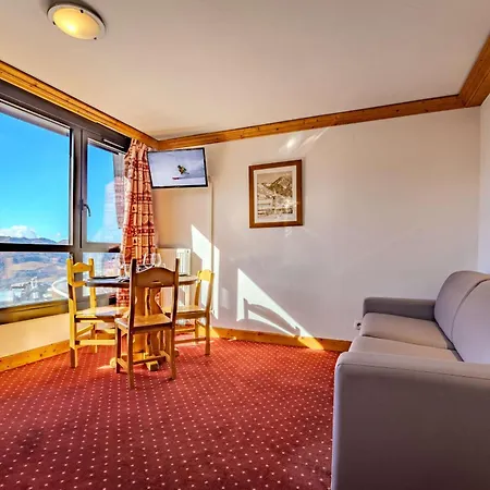 Mountain-view With Ski-in Out Daire Val Thorens